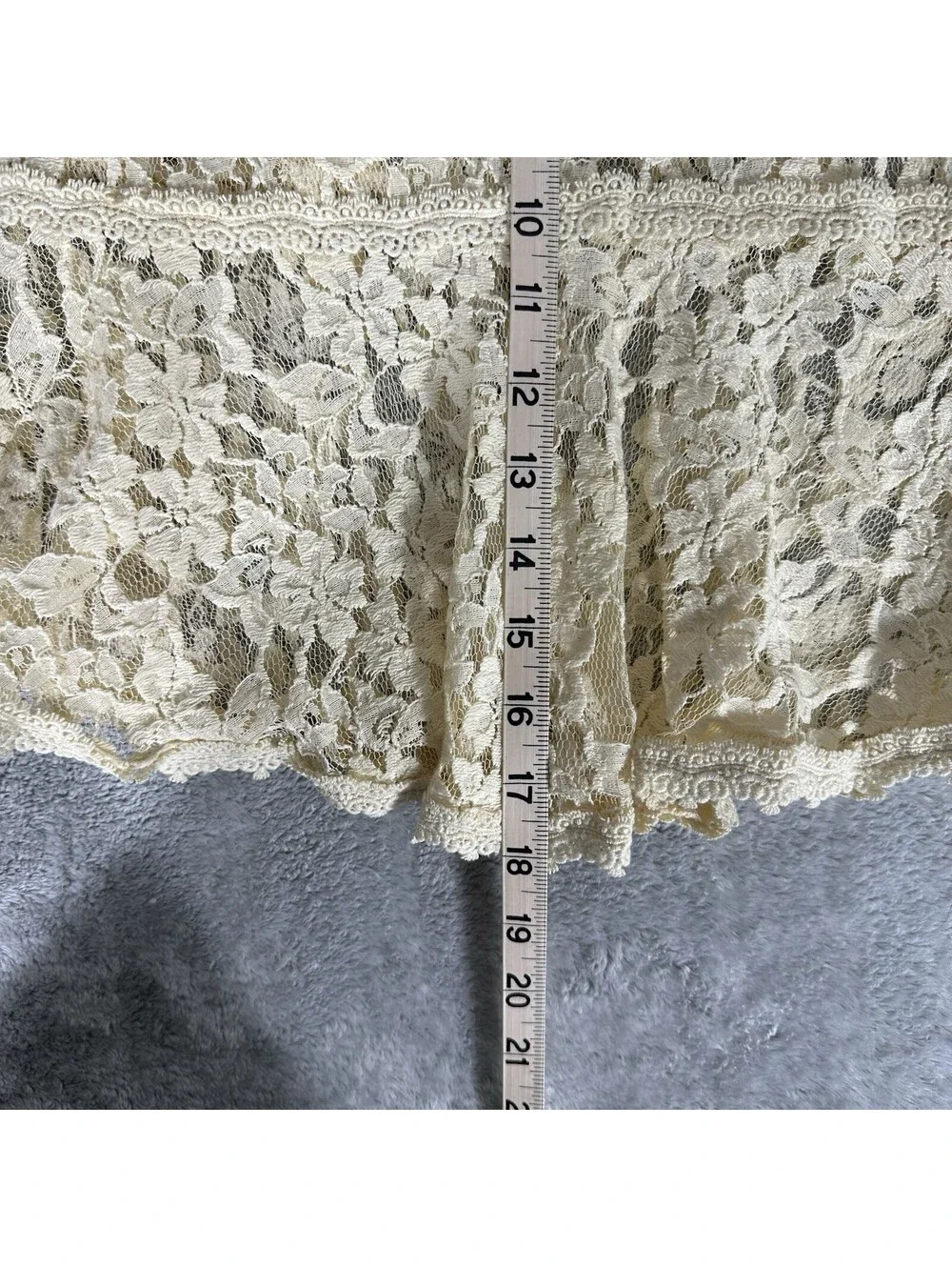 Free People Sz. Lg. With Flair Peplum Top Ivory Lace Black Applique Bell Sleeve